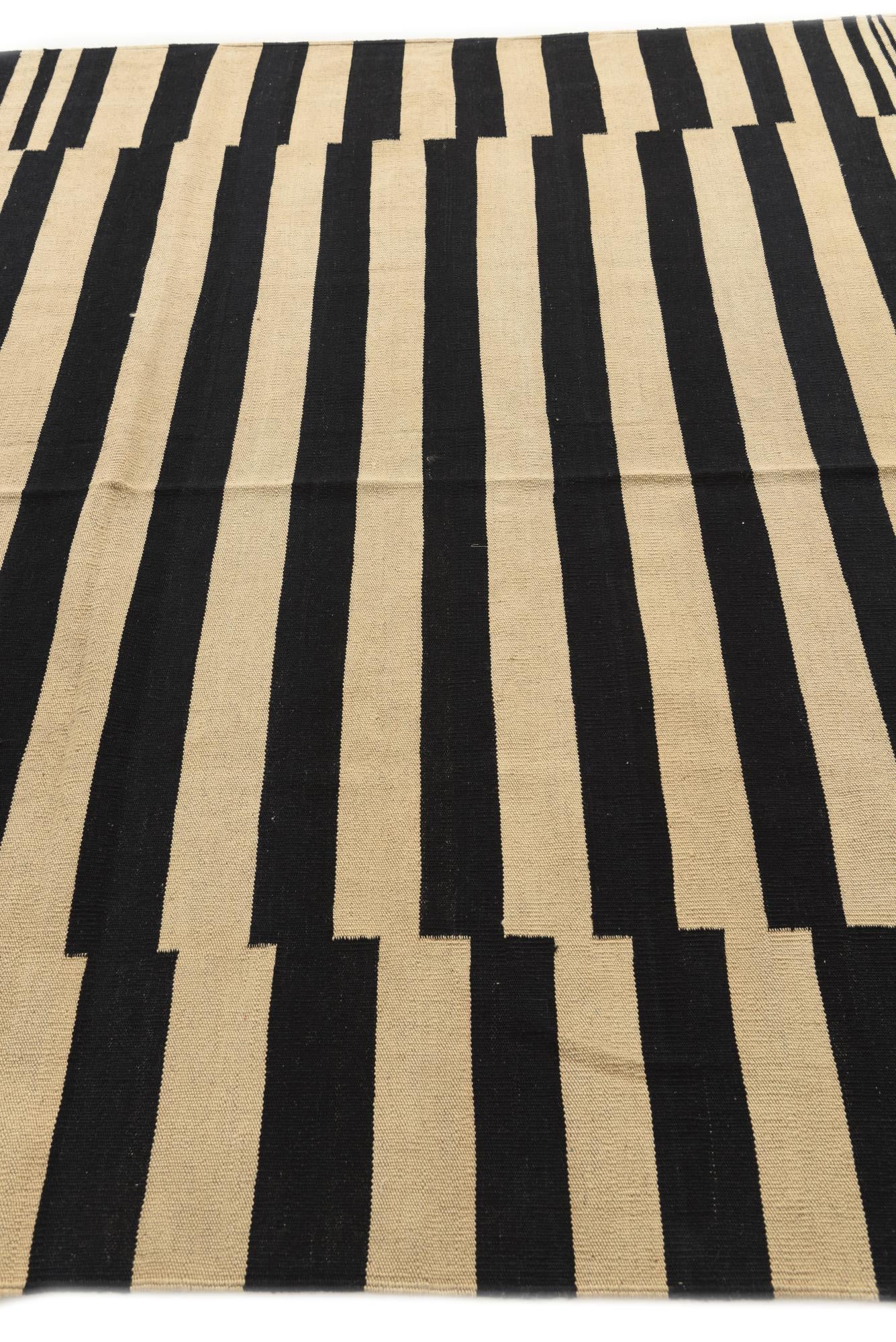 6' 10 x 9' 8 Hand Woven Kilim Modern Wool Rug