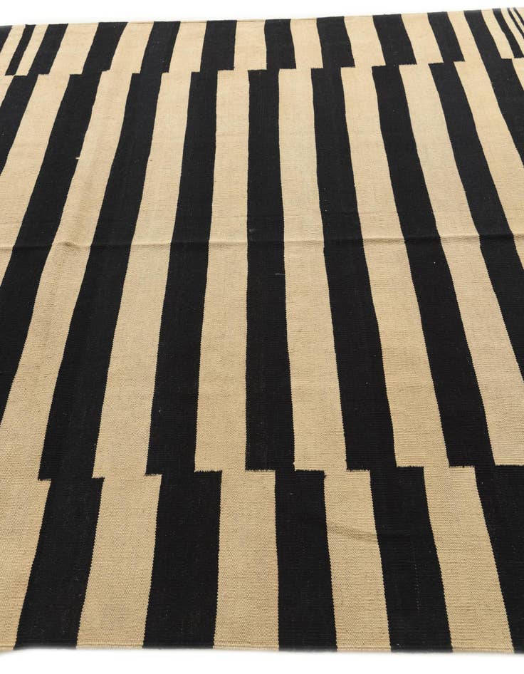 Detail image of 6' 10 x 9' 8  Hand Woven Kilim Modern Wool Rug