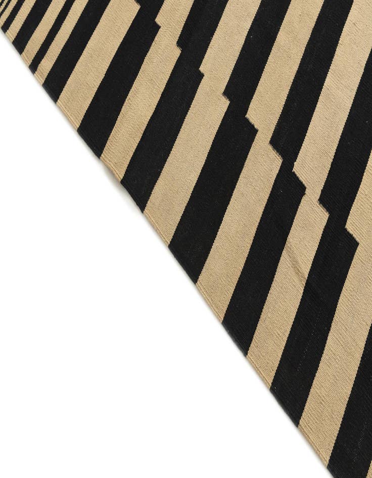 Detail image of 6' 10 x 9' 8  Hand Woven Kilim Modern Wool Rug