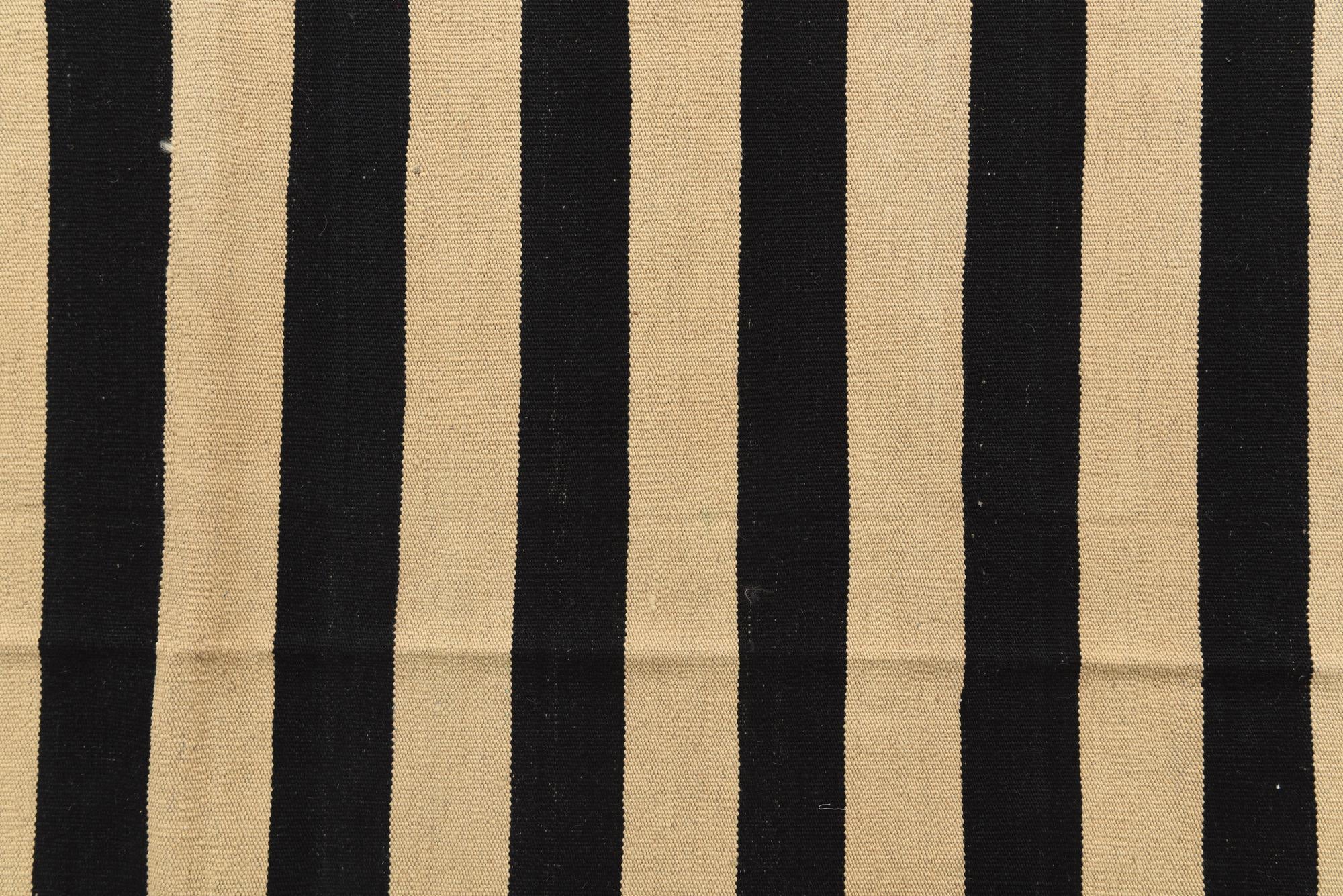 6' 10 x 9' 8 Hand Woven Kilim Modern Wool Rug
