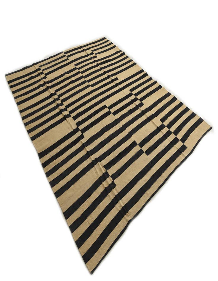 Detail image of 8' x 9' 5  Hand Woven Kilim Modern Wool Rug