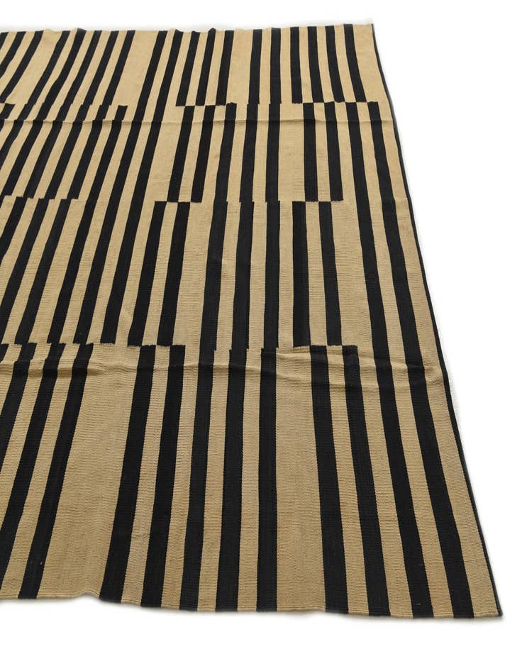 Detail image of 8' x 9' 5  Hand Woven Kilim Modern Wool Rug