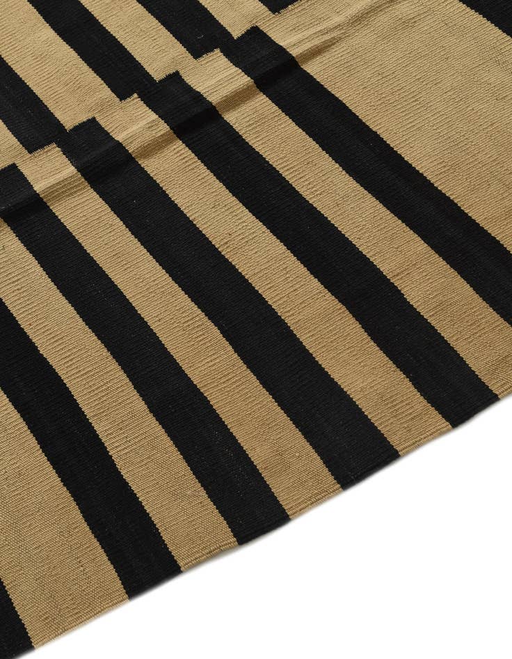 Detail image of 8' x 9' 5  Hand Woven Kilim Modern Wool Rug