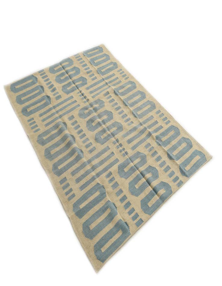 Detail image of 5' 3 x 6' 5  Hand Woven Kilim Modern Wool Rug