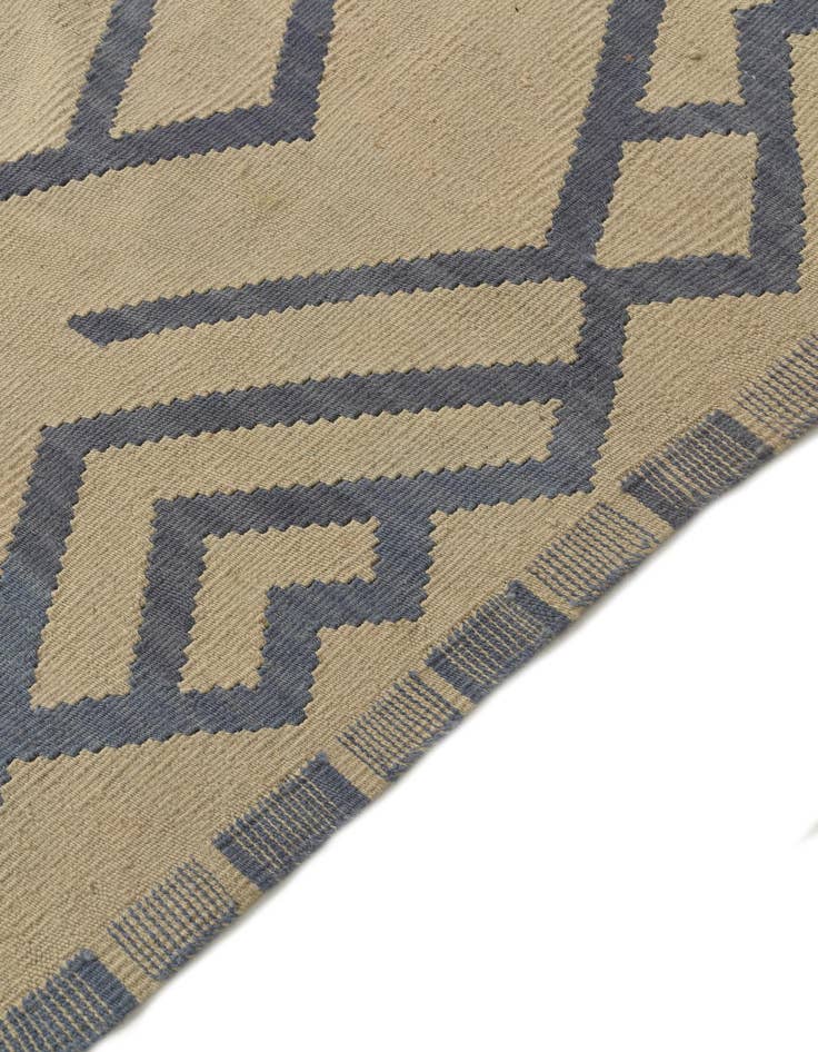 Detail image of 6' x 8'  Hand Woven Kilim Modern Wool Rug