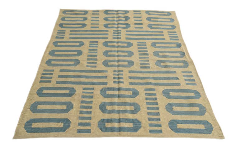 Detail image of 4' 9 x 6' 7 Hand Woven Kilim Modern Wool Rug