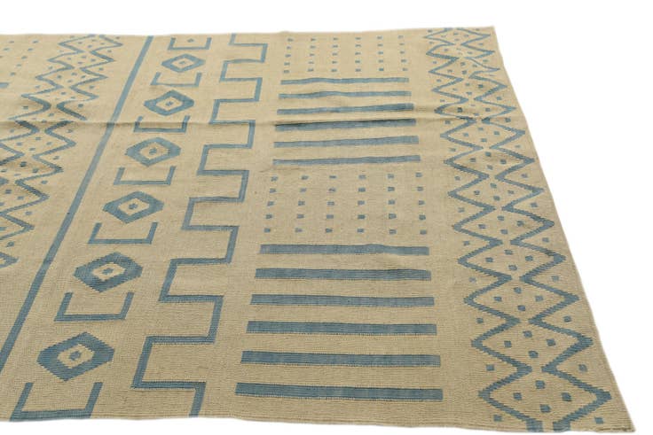 Detail image of 5' 9 x 7' 10 Hand Woven Kilim Modern Wool Rug