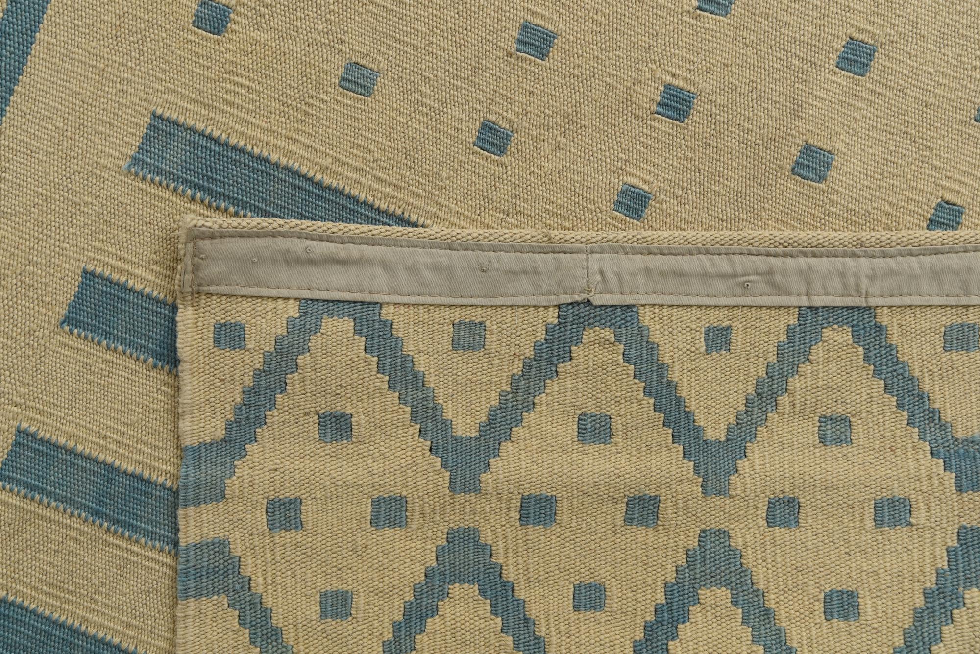 5' 9 x 7' 10 Hand Woven Kilim Modern Wool Rug
