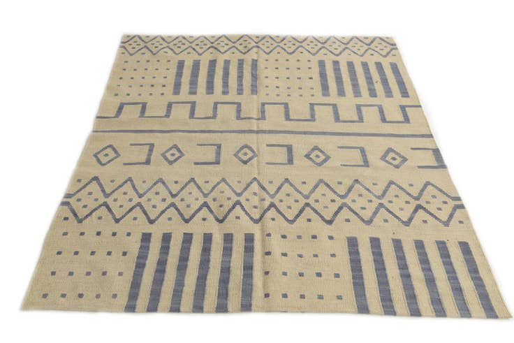 Detail image of 5' 1 x 6' 2 Hand Woven Kilim Modern Wool Rug