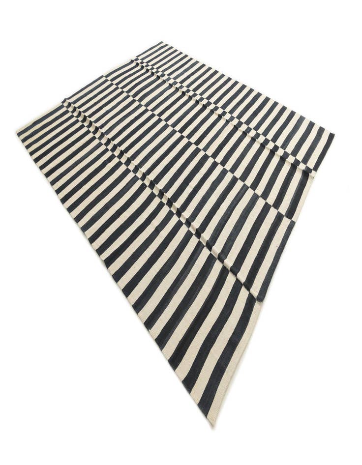 Detail image of 8' 3 x 9' 10  Hand Woven Kilim Modern Wool Rug