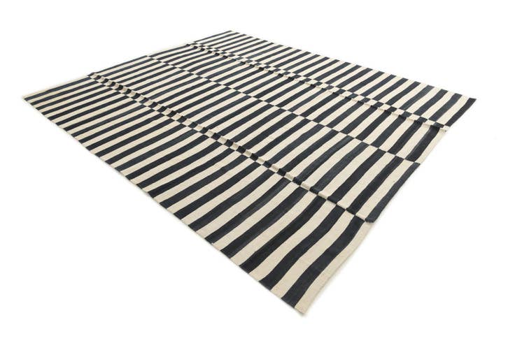 Detail image of 8' 3 x 9' 10 Hand Woven Kilim Modern Wool Rug