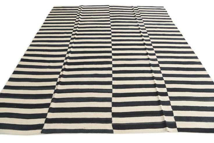 Detail image of 8' 3 x 9' 10 Hand Woven Kilim Modern Wool Rug