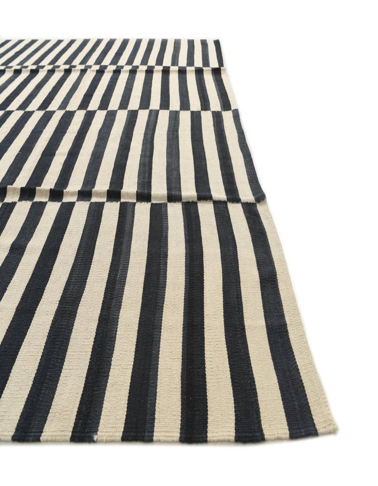 Detail image of 8' 3 x 9' 10  Hand Woven Kilim Modern Wool Rug