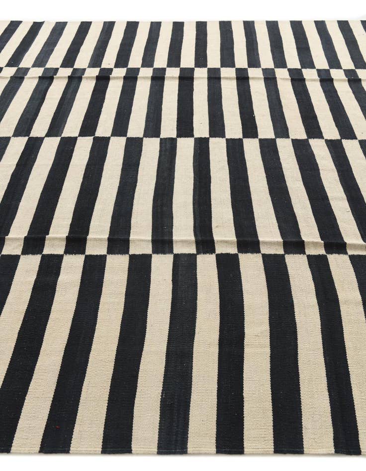 Detail image of 8' 3 x 9' 10  Hand Woven Kilim Modern Wool Rug