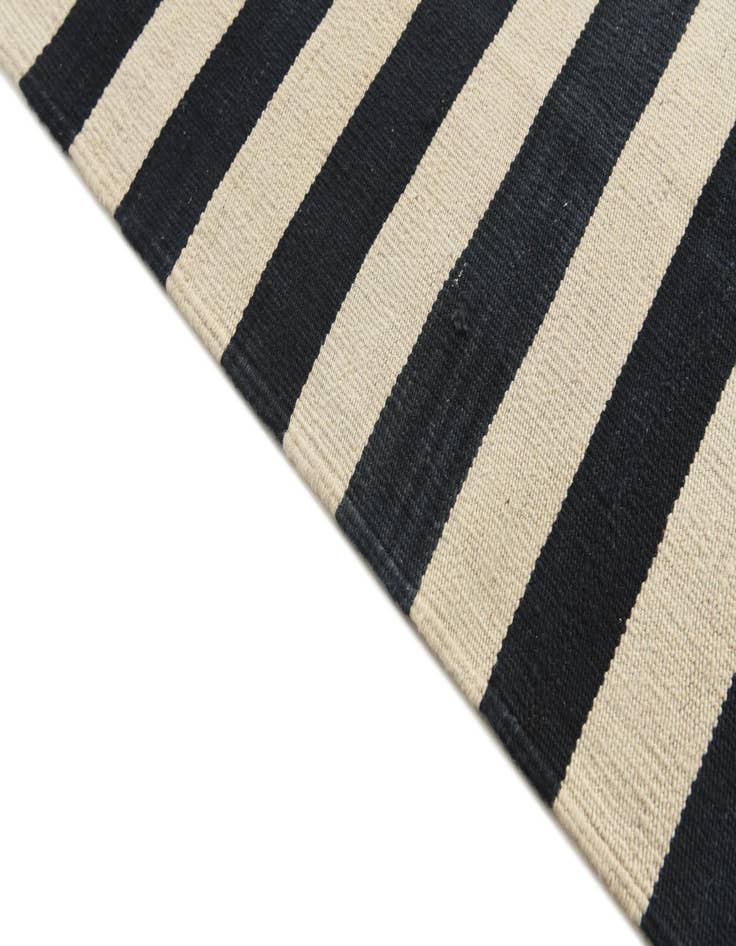 Detail image of 8' 3 x 9' 10  Hand Woven Kilim Modern Wool Rug