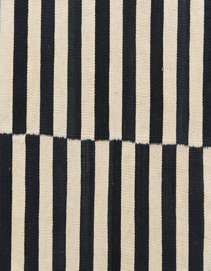 Detail image of 8' 3 x 9' 10  Hand Woven Kilim Modern Wool Rug