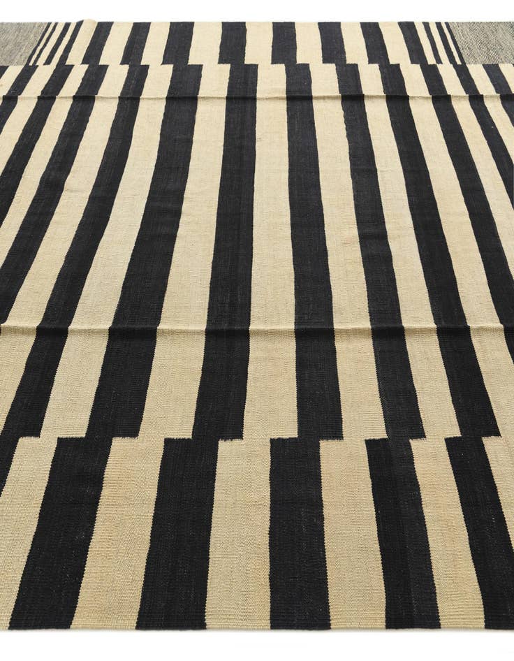 Detail image of 8' 2 x 9' 8  Hand Woven Kilim Modern Wool Rug