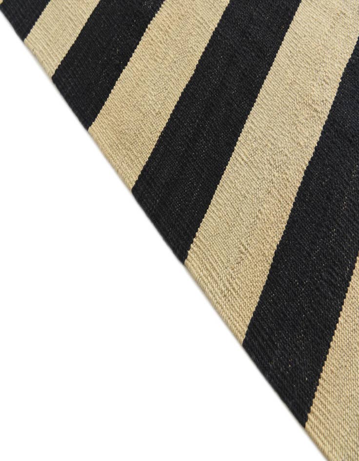 Detail image of 8' 2 x 9' 8  Hand Woven Kilim Modern Wool Rug