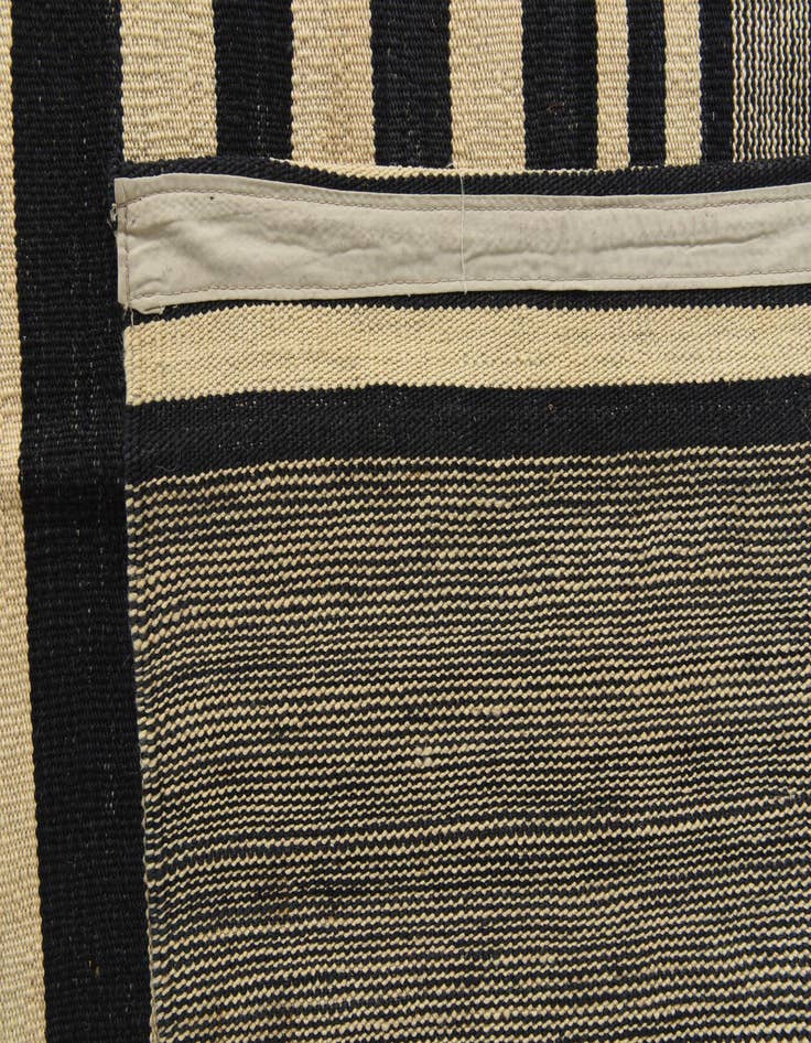 Detail image of 8' 2 x 9' 8  Hand Woven Kilim Modern Wool Rug