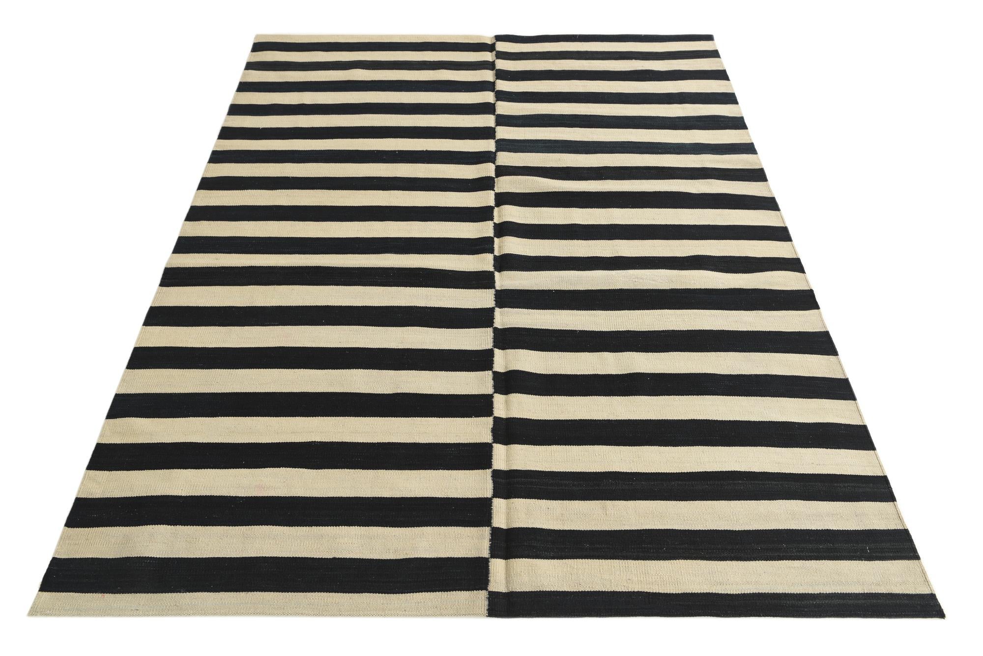 5' 4 x 6' 9 Hand Woven Kilim Modern Wool Rug