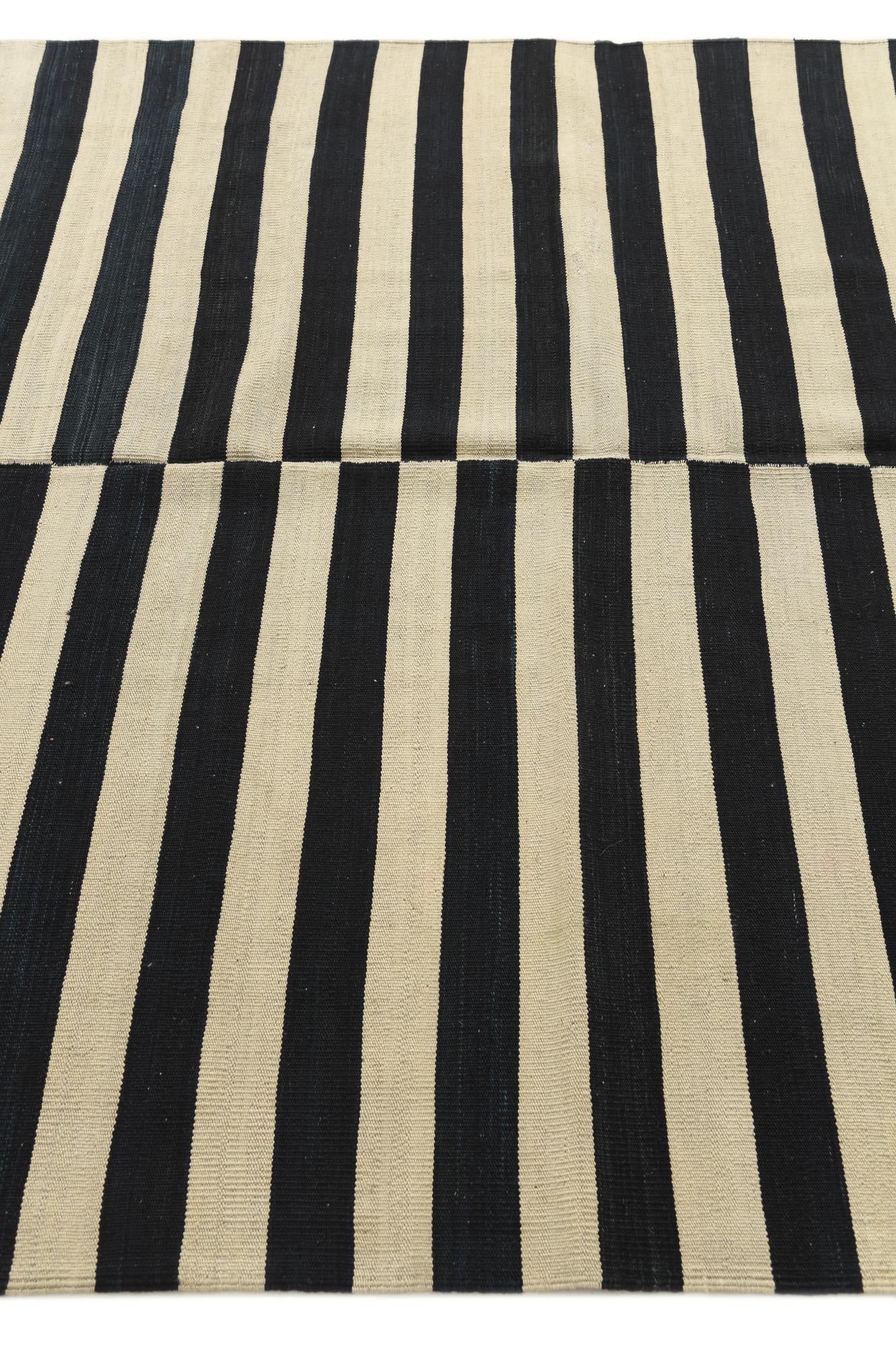 5' 4 x 6' 9 Hand Woven Kilim Modern Wool Rug