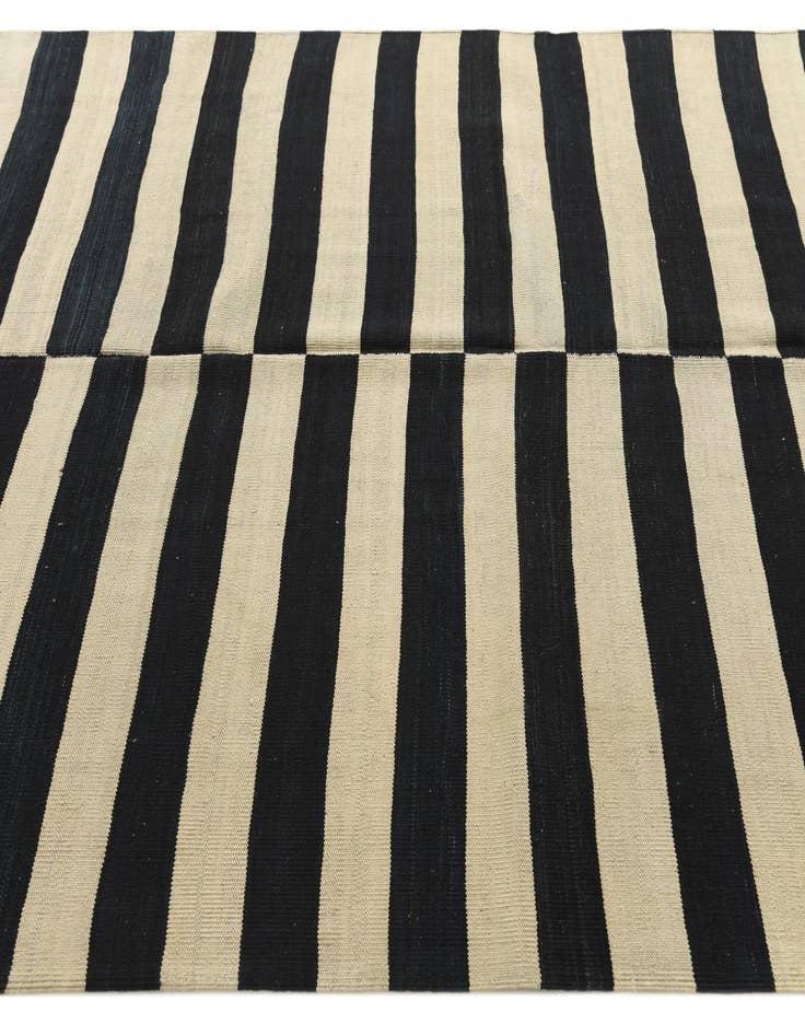 Detail image of 5' 4 x 6' 9  Hand Woven Kilim Modern Wool Rug