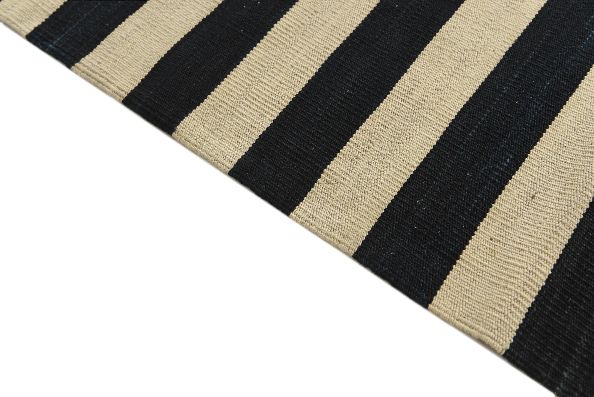 5' 4 x 6' 9 Hand Woven Kilim Modern Wool Rug