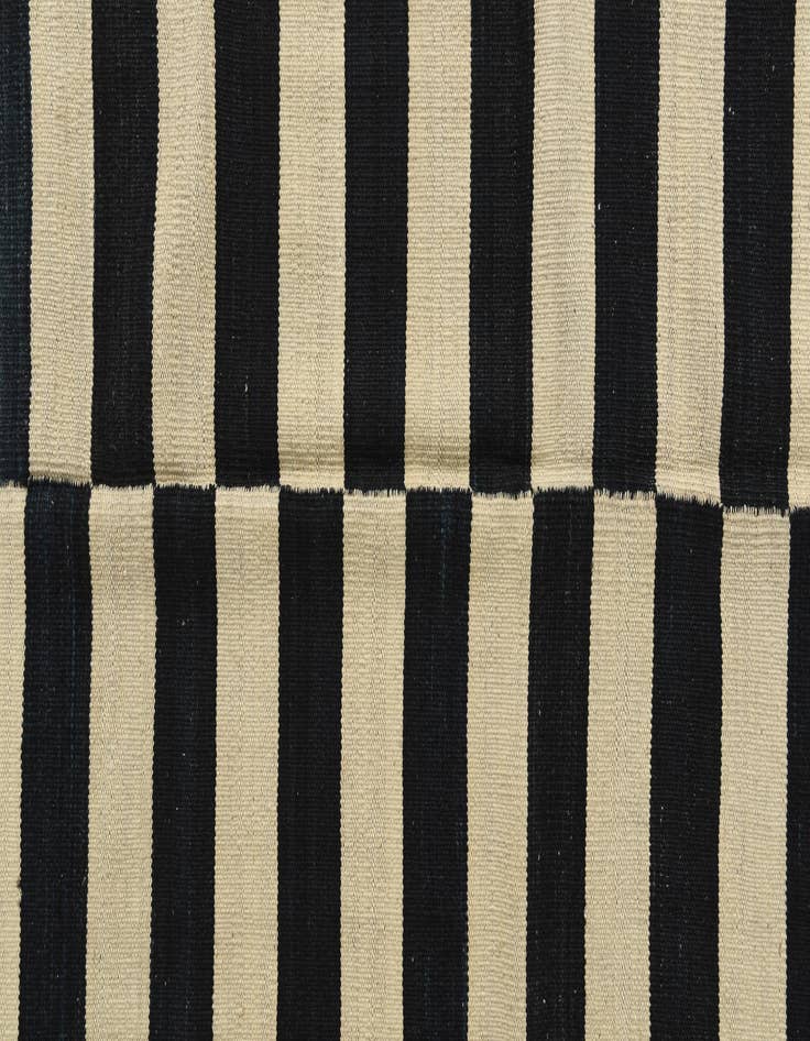 Detail image of 5' 4 x 6' 9  Hand Woven Kilim Modern Wool Rug