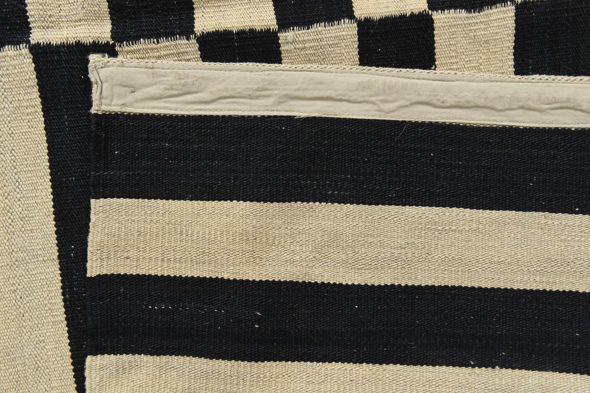 5' 4 x 6' 9 Hand Woven Kilim Modern Wool Rug