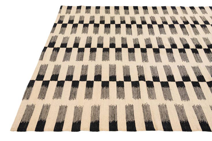 Detail image of 6' 2 x 7' 8 Hand Woven Kilim Modern Wool Rug