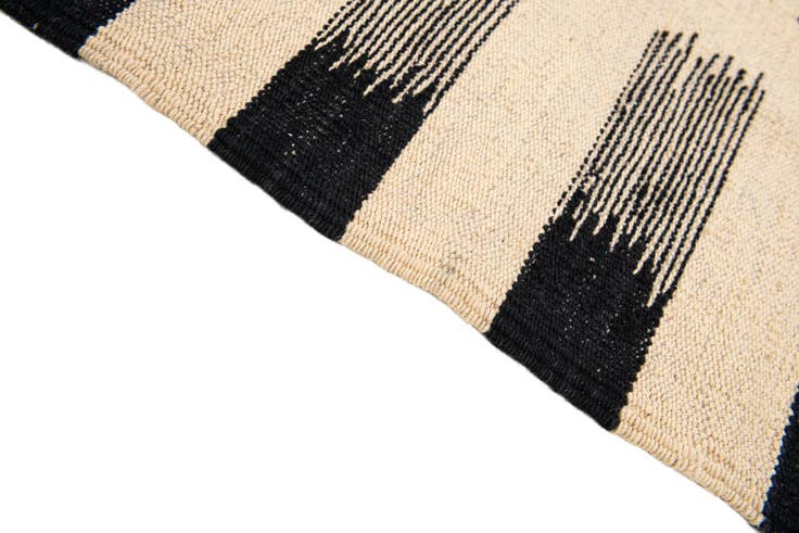 Detail image of 6' 2 x 7' 8 Hand Woven Kilim Modern Wool Rug