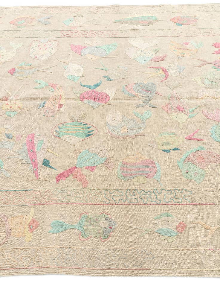 Detail image of 5' 5 x 7' 7  Hand Woven Kilim Suzani Wool Rug