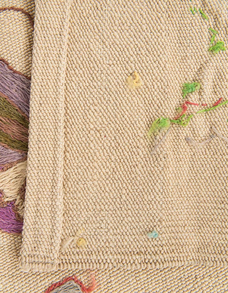 Detail image of 4' 10 x 6' 9  Hand Woven Kilim Suzani Wool Rug