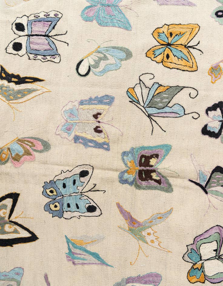 Detail image of 5' 9 x 7' 9  Hand Woven Kilim Suzani Wool Rug