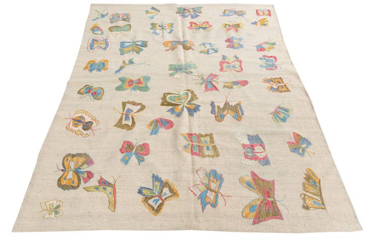 Detail image of 5' x 6' 4 Hand Woven Kilim Suzani Wool Rug