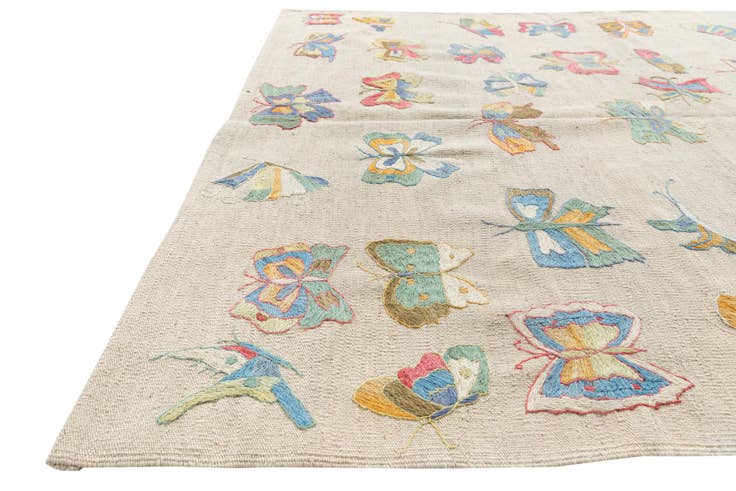 Detail image of 5' x 6' 4 Hand Woven Kilim Suzani Wool Rug