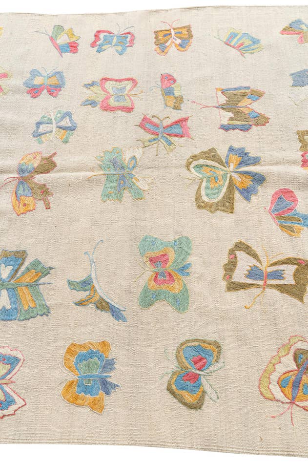 Detail image of 5' x 6' 4 Hand Woven Kilim Suzani Wool Rug