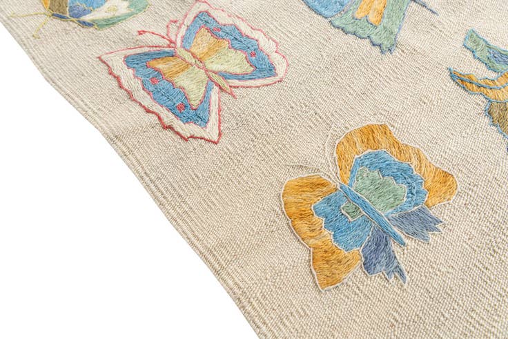 Detail image of 5' x 6' 4 Hand Woven Kilim Suzani Wool Rug