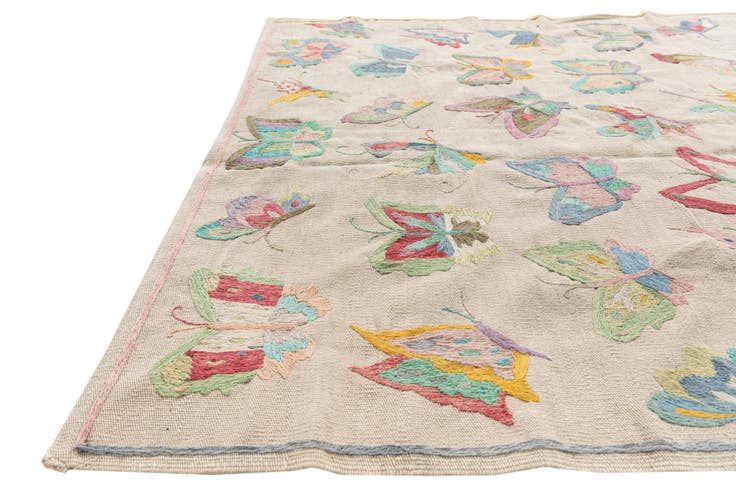Detail image of 4' 6 x 6' 4 Hand Woven Kilim Suzani Wool Rug