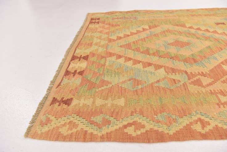 Detail image of 3' 2 x 5' 2 Hand Woven Kilim Waziri Wool Rug