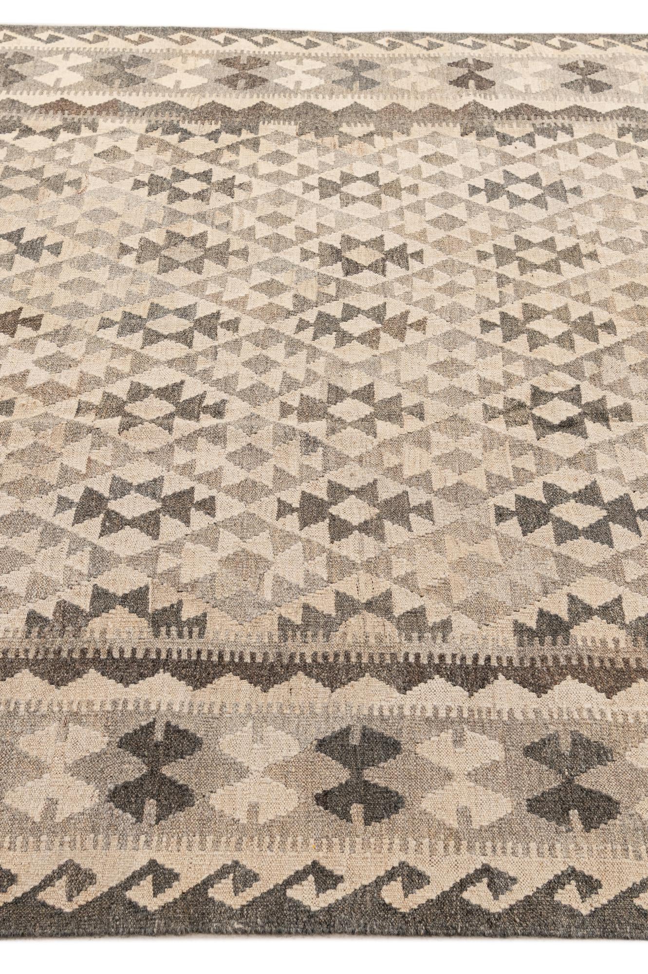 6' 11 x 9' 7 Hand Woven Kundan Kilim Wool Rug