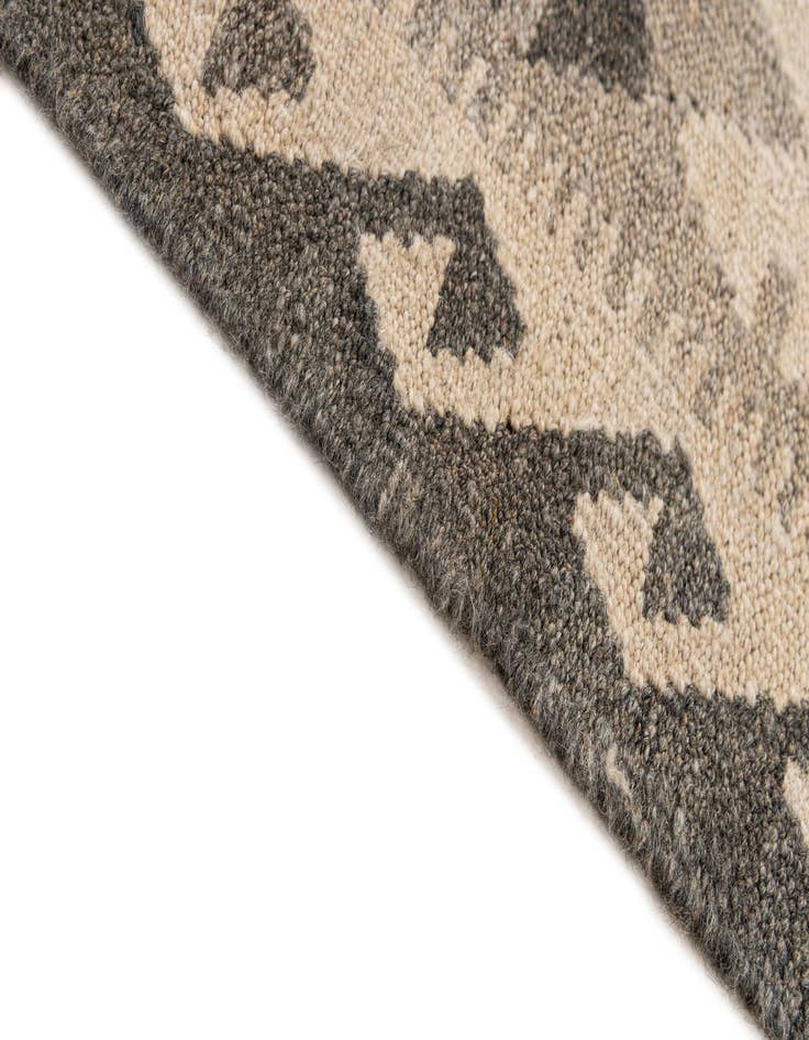 Detail image of 6' 11 x 9' 7  Hand Woven Kundan Kilim Wool Rug