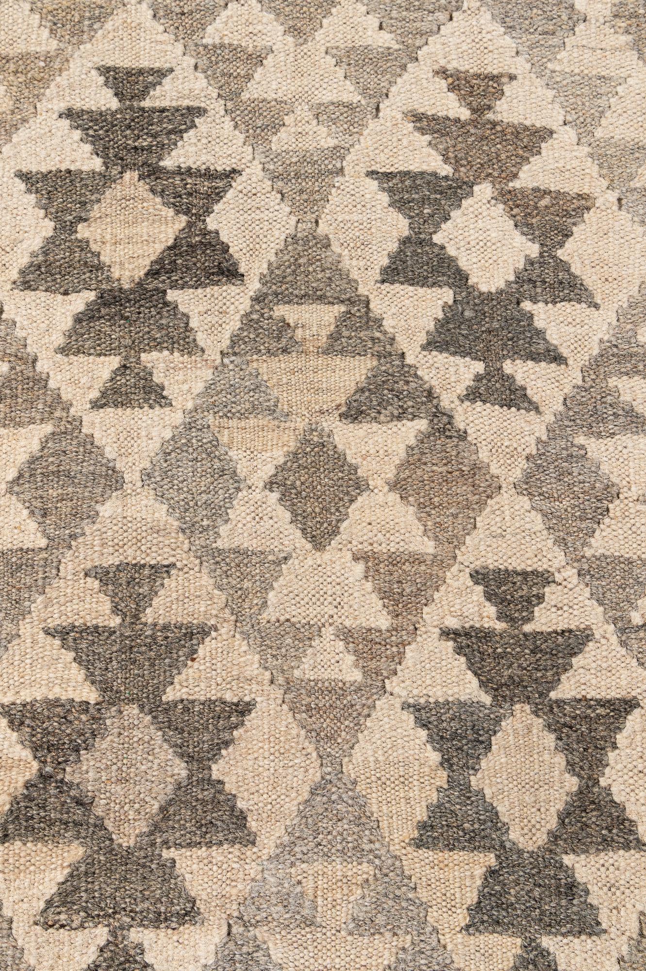 6' 11 x 9' 7 Hand Woven Kundan Kilim Wool Rug