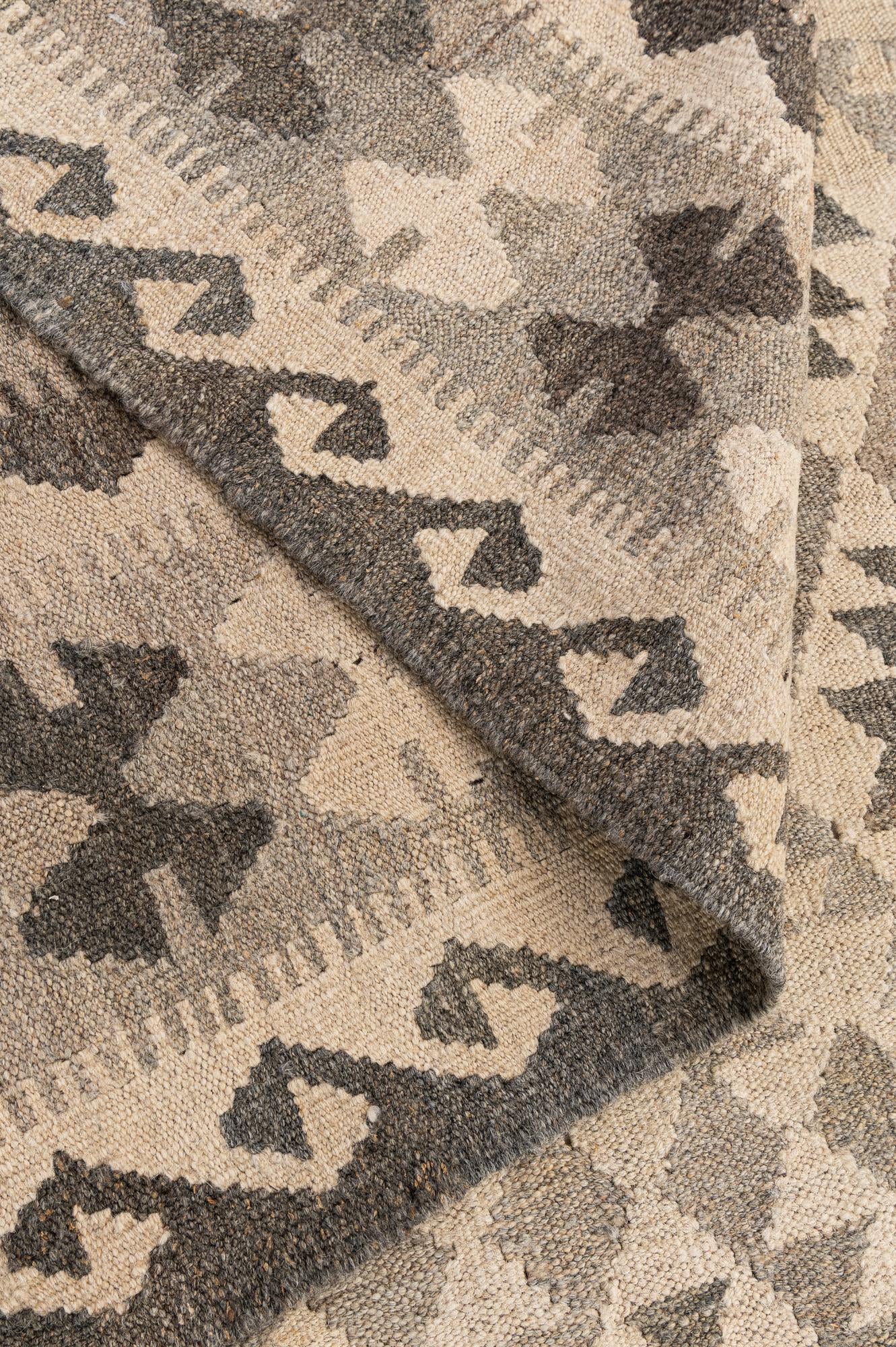 6' 11 x 9' 7 Hand Woven Kundan Kilim Wool Rug
