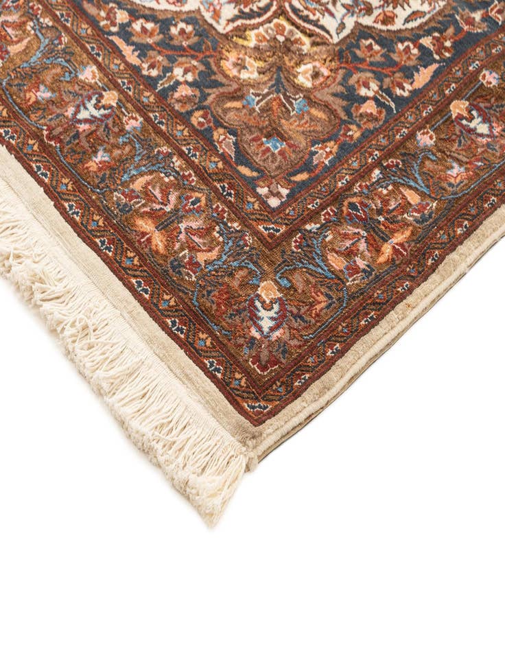 Detail image of 3' 7 x 5' 10 Lahour Rug