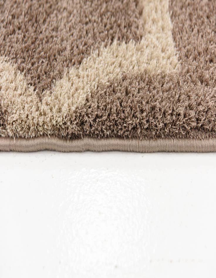 Detail image of 5' 3 x 7' 9 Lattice Rug