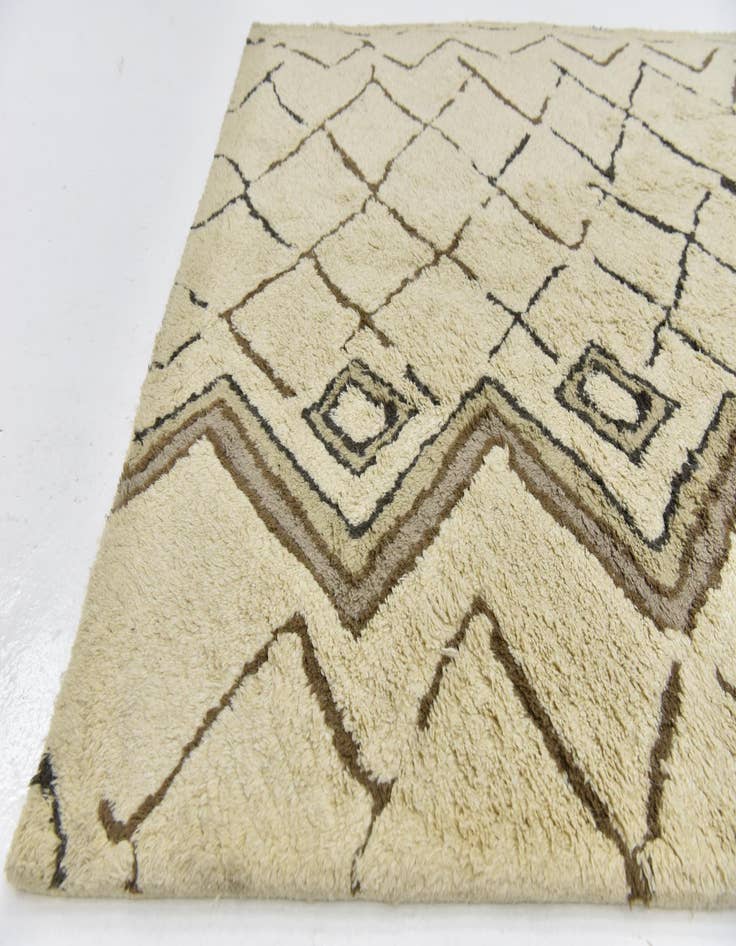 Detail image of 5' 2 x 8' 2 Luna Wool Rug