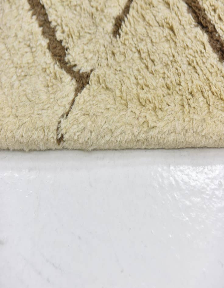 Detail image of 5' 2 x 8' 2 Luna Wool Rug