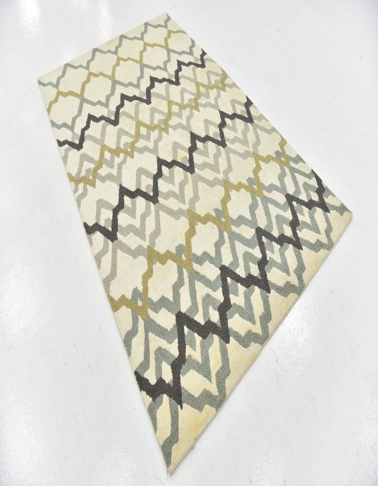 Detail image of 5' x 8' Luna Wool Rug