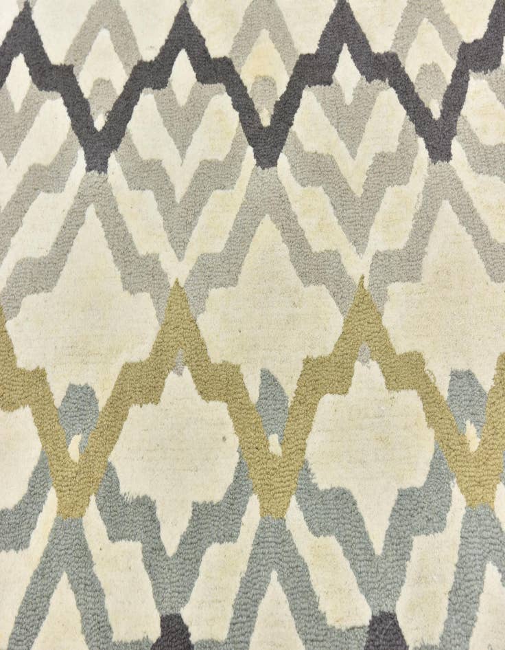 Detail image of 5' x 8' Luna Wool Rug